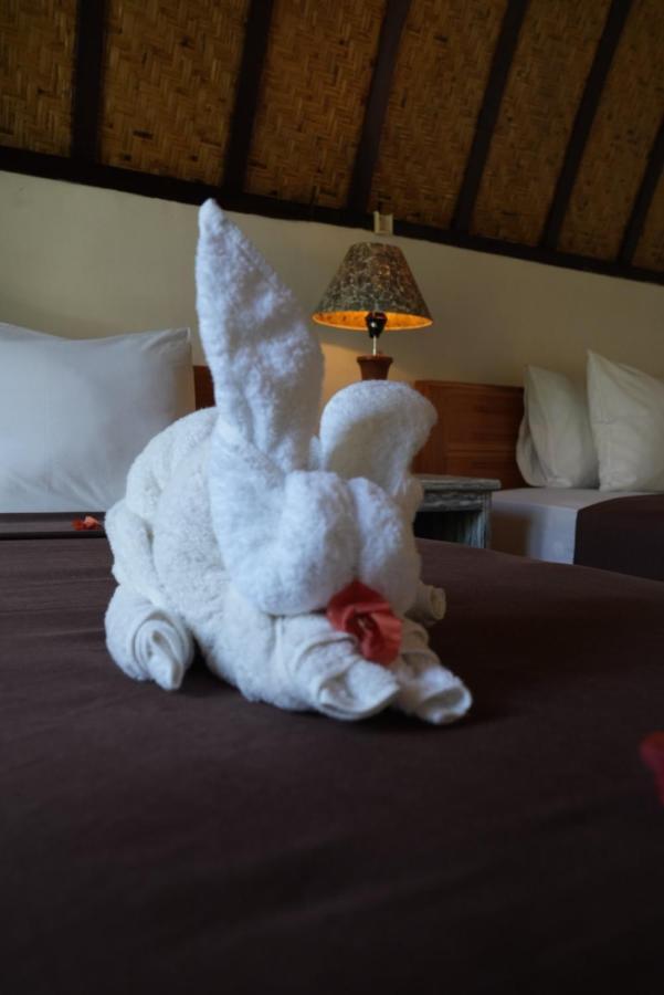 Copacabana Gili Air Hotel Bagian luar foto