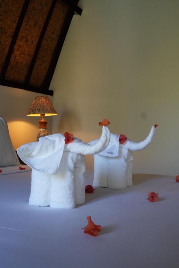 Copacabana Gili Air Hotel Bagian luar foto