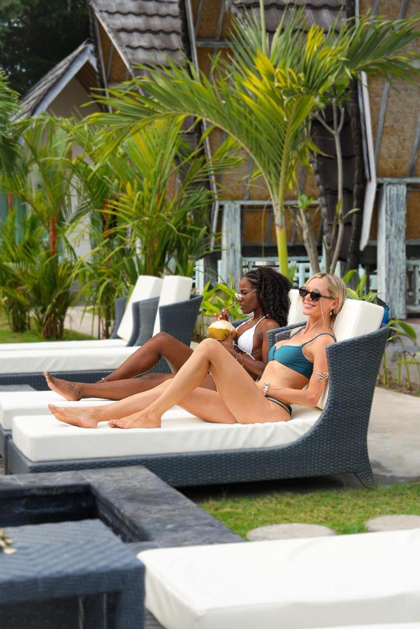 Copacabana Gili Air Hotel Bagian luar foto